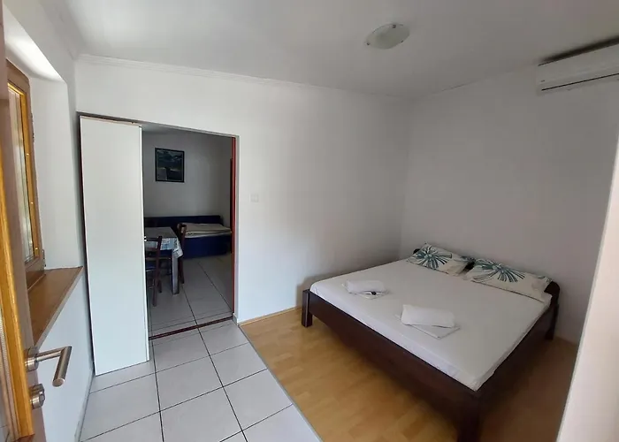 Iva - 50 M From The Sea-balcony Apartament