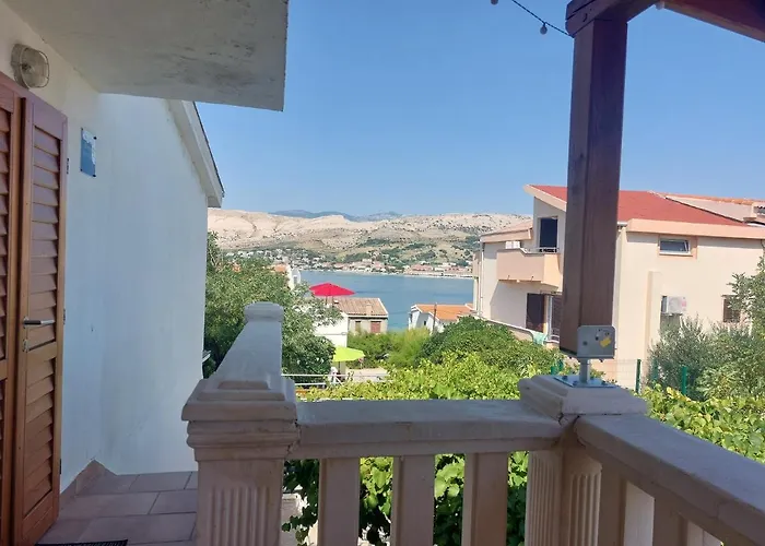 Apartament Iva - 50 M From The Sea-balcony Pag Town